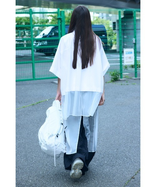 ENFOLD(エンフォルド)の「SHEER BOTTOM SHIRT(Tシャツ/カットソー・レディース・ホワイト/ネイビー・38)」の9枚目の写真