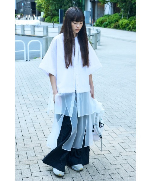 ENFOLD(エンフォルド)の「SHEER BOTTOM SHIRT(Tシャツ/カットソー・レディース・ホワイト/ネイビー・38)」の5枚目の写真