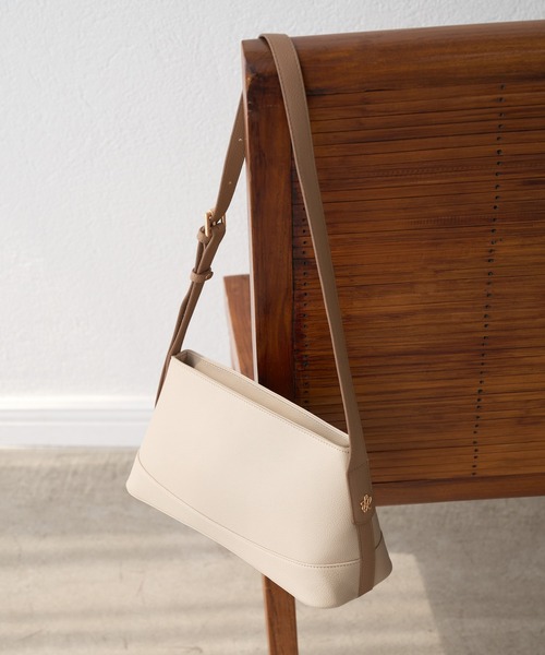 ROPE' PICNIC(ロペピクニック)の「me fit BAG フィットワイド ショルダーバッグ/2WAY(ショルダーバッグ・レディース・キナリ/ブラック・FREE)」の2枚目の写真
