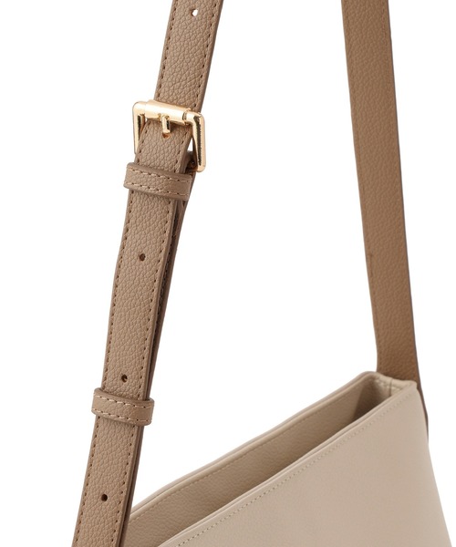 ROPE' PICNIC(ロペピクニック)の「me fit BAG フィットワイド ショルダーバッグ/2WAY(ショルダーバッグ・レディース・キナリ/ブラック・FREE)」の4枚目の写真