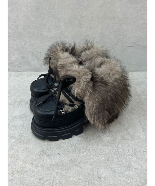 EMODA(エモダ)の「フェイクファーショートブーツ(ブーツ・レディース・ブラック/アイボリー・SMALL/MEDIUM/LARGE)」の10枚目の写真