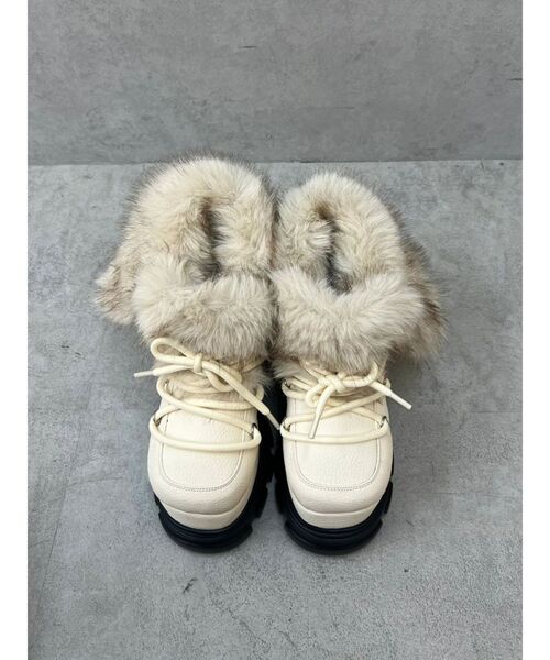 EMODA(エモダ)の「フェイクファーショートブーツ(ブーツ・レディース・ブラック/アイボリー・SMALL/MEDIUM/LARGE)」の11枚目の写真
