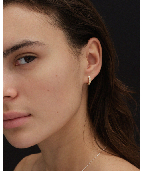 ANOTHERLAYER(アナザーレイヤー)の「Bezel Hoop Earring - Gold (silver925)(ピアス(両耳用)・レディース・ゴールド・FREE)」の2枚目の写真