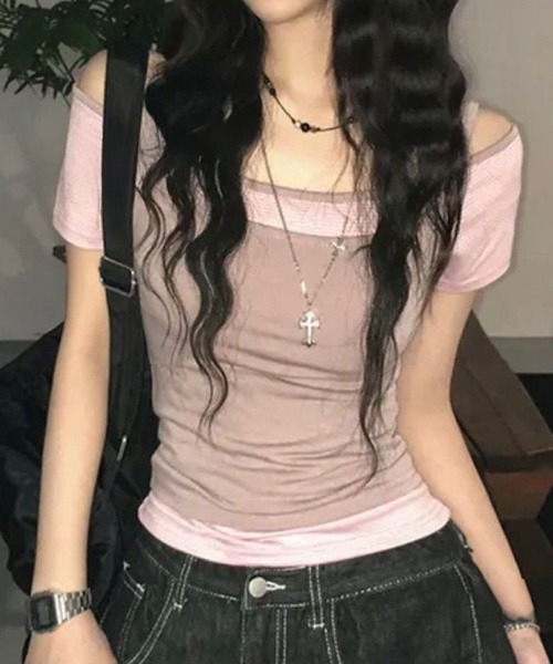MEMECLE（メメクル）の「【 MEMECLE / メメクル 】ボーダー　レイヤード風 オフショルダータイトトップス　カットソー（Tシャツ/カットソー・レディース・カーキ/ピンク/ブラック・MEDIUM/SMALL）」の14枚目の写真