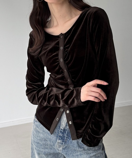 junoah（ジュノア）の「ウエストシェイプギャザーベロアトップス（Tシャツ/カットソー・レディース・ライトベージュ/ブラウン/ブラック・SMALL/MEDIUM/LARGE）」の16枚目の写真