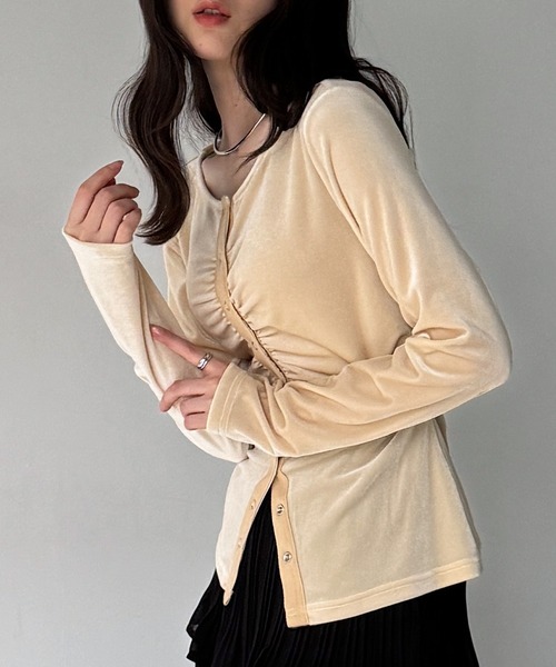 junoah（ジュノア）の「ウエストシェイプギャザーベロアトップス（Tシャツ/カットソー・レディース・ライトベージュ/ブラウン/ブラック・SMALL/MEDIUM/LARGE）」の15枚目の写真