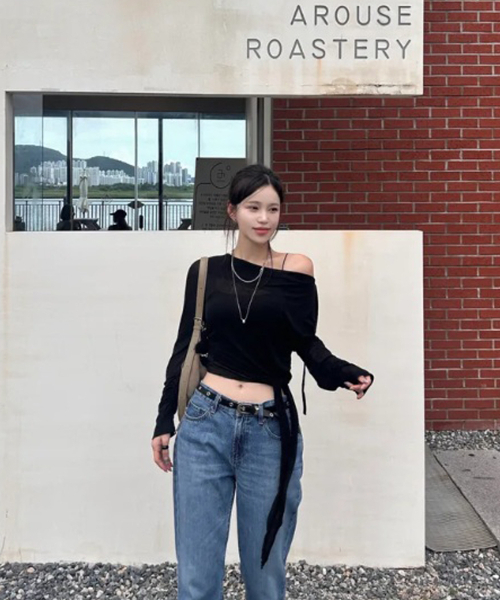 UNKNOWN PLANET（アンノウンプラネット）の「2WAYシアードレープロングスリーブTシャツ ブラック（Tシャツ/カットソー・レディース・その他・FREE）」の5枚目の写真