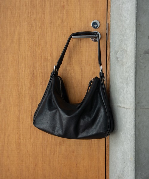 SINSS(シンス)の「Square hobo bag / スクエアホーボーバッグ(ショルダーバッグ・メンズ・ブラウン/ブラック・FREE)」の13枚目の写真