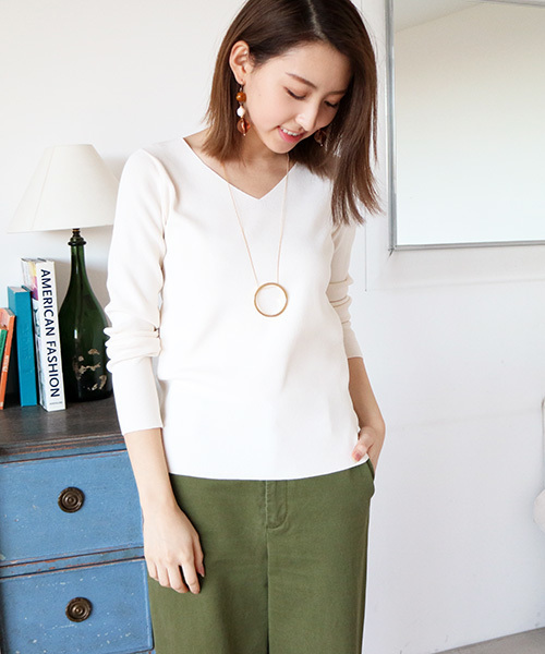 N.（N. Natural Beauty Basic）（エヌエヌナチュラルビューティーベーシック）の「総針Ｖネック（ニット/セーター・レディース・ホワイト系その他/ピンク/ホワイト/グレー/ネイビー・MEDIUM）」の2枚目の写真