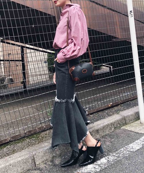 Ameri(アメリ)の「GINGHAM VOLUME SHIRT(シャツ/ブラウス・レディース・ブラック/レッド・FREE)」の5枚目の写真