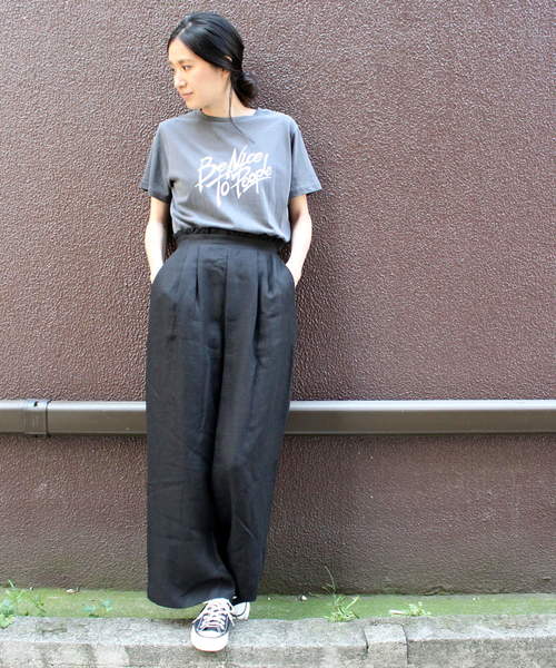 ottilie(オティーリエ)の「Be Nice To Peaple プリントTシャツ(Tシャツ/カットソー・レディース・オフホワイト/ブラック/チャコールグレー・FREE)」の6枚目の写真