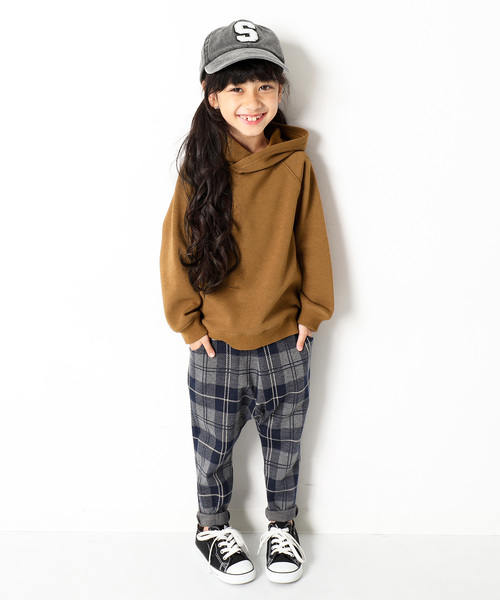 devirock（デビロック）の「裏シャギーボリュームネック長袖プルパーカー 裏起毛（パーカー・キッズ・キャメル/カーキ/スモークピンク/グリーン系その他/ヘザーチャコール/ブラック・160cm/110cm/130cm/150cm/140cm/100cm/120cm）」の9枚目の写真