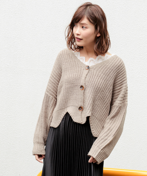 apres jour(アプレジュール)の「裾スカラップゆるカーディガン【ZOZOTOWN限定アイテム】(カーディガン/ボレロ・レディース・ベージュ/パープル/ダークブルー・フリー)」の4枚目の写真