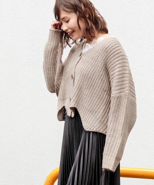 apres jour(アプレジュール)の「裾スカラップゆるカーディガン【ZOZOTOWN限定アイテム】(カーディガン/ボレロ・レディース・ベージュ/パープル/ダークブルー・フリー)」の5枚目の写真