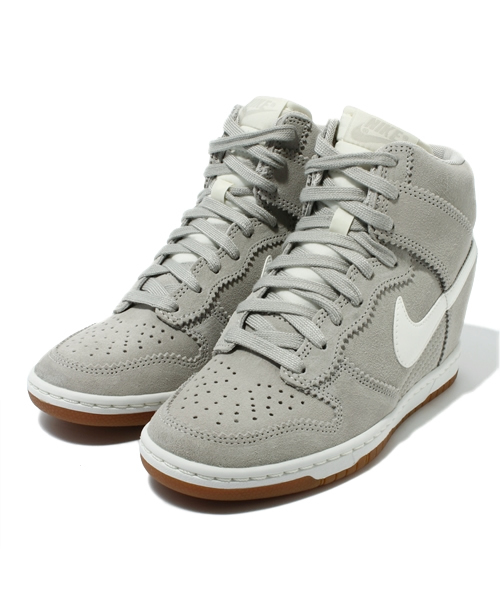 WHO'S WHO gallery(フーズフーギャラリー)の「【NIKE】DUNK SKY HI(スニーカー・レディース・ブラック/グレー・23.5cm/24.5cm)」の1枚目の写真