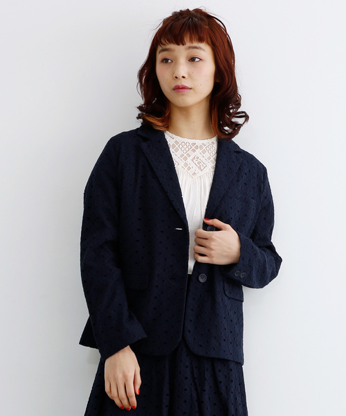 merlot plus(メルロープリュス)の「カットワークレーステーラードジャケット2729(テーラードジャケット)」|ネイビー
