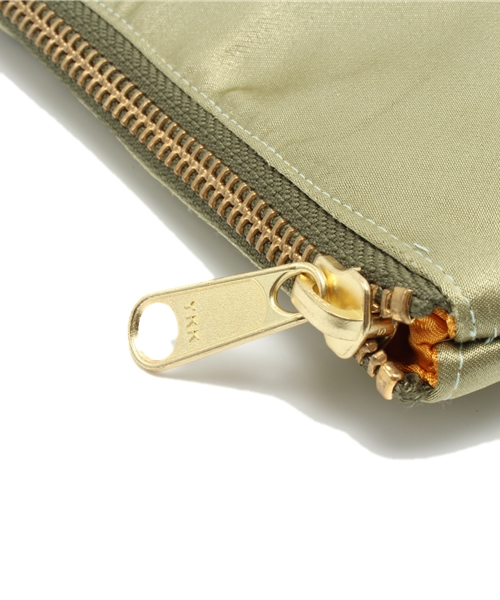 bpr BEAMS Women's（ビーピーアール　ビームス）の「GALERIE DES BAINS×BEAMS / 別注 アニマル クラッチ（クラッチバッグ・レディース・イエロー/グリーン・ONE SIZE）」の4枚目の写真