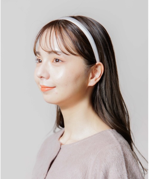 flower(フラワー)の「シルキーヘアバンド(カチューシャ・レディース・ブラック/ブラウン/シルバー/アイボリー/ピンク・FREE)」の5枚目の写真