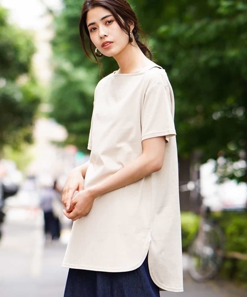 a.v.v（アーヴェヴェ）の「ワンショルチュニックカットソー（Tシャツ/カットソー・レディース・ブラック/ベージュ/カーキ・40/38/42/36/34）」の2枚目の写真
