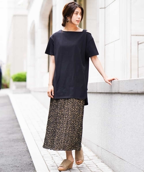 a.v.v（アーヴェヴェ）の「ワンショルチュニックカットソー（Tシャツ/カットソー・レディース・ブラック/ベージュ/カーキ・40/38/42/36/34）」の19枚目の写真