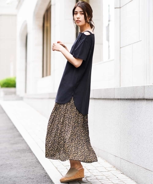 a.v.v（アーヴェヴェ）の「ワンショルチュニックカットソー（Tシャツ/カットソー・レディース・ブラック/ベージュ/カーキ・40/38/42/36/34）」の18枚目の写真