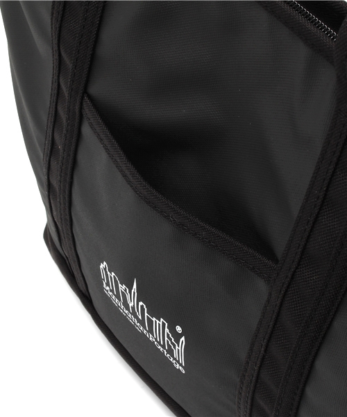 Manhattan Portage(マンハッタンポーテージ)の「MP Logo Printed Cherry Hill Tote Bag(トートバッグ・メンズ・ブラック・MEDIUM)」の5枚目の写真