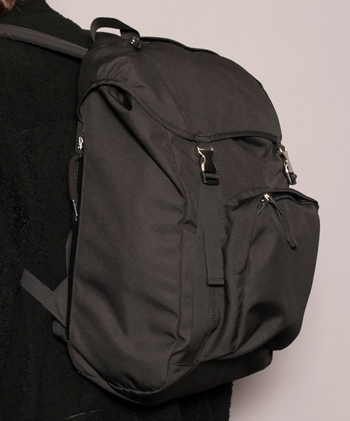 BEAUTY&YOUTH UNITED ARROWS（ビューティーアンドユースユナイテッドアローズ）の「BY ∴ ダブル フラップ ディパック/リュック §◆（バックパック/リュック・メンズ・ブラック/オリーブ/ネイビー・ﾌﾘ-）」の4枚目の写真