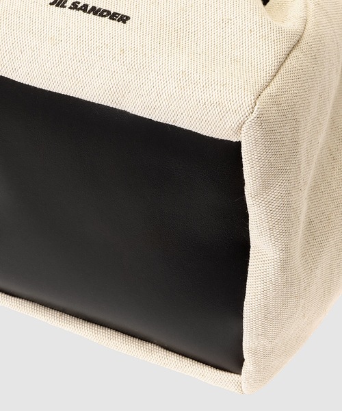 JIL SANDER（ジルサンダー）の「DRAWSTRING SM CROSSBODY（ショルダーバッグ・レディース・オフホワイト・U）」の4枚目の写真