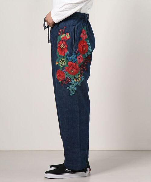 BOHEMIANS（ボヘミアンズ）の「BOHEMIANS/ボヘミアンズ　DENIM GARDEN PATCH BIRD RELAX TUCK PANTS（その他パンツ・メンズ・その他・LARGE）」の2枚目の写真