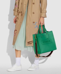 NEWフィールドトート22 ウィズパッチ⭐︎美品⭐︎コーチ 新品・未使用】Coach フィールド トート 22 ウィズ パッチ