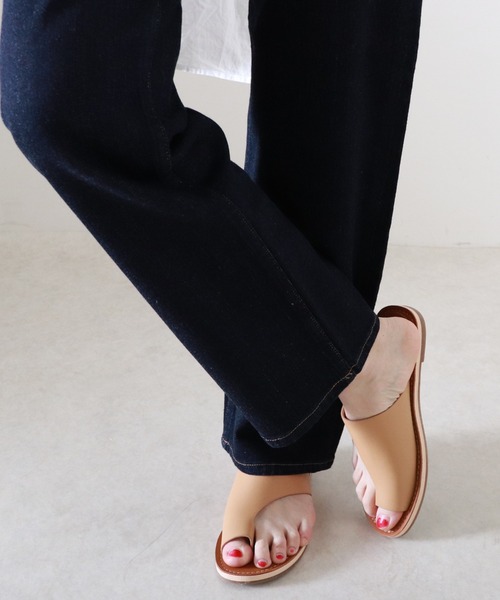 Cheek（チーク）の「【オンライン限定】トングフラットサンダル（サンダル・レディース・ブラック/ベージュ・MEDIUM/SMALL/LARGE）」の6枚目の写真