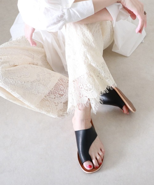 Cheek（チーク）の「【オンライン限定】トングフラットサンダル（サンダル・レディース・ブラック/ベージュ・MEDIUM/SMALL/LARGE）」の5枚目の写真