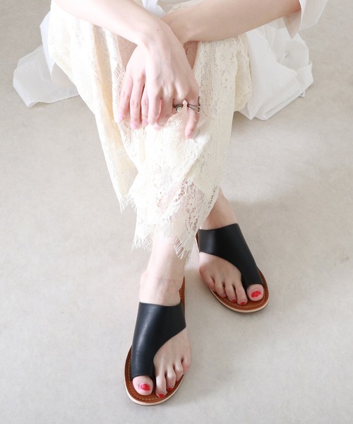 Cheek（チーク）の「【オンライン限定】トングフラットサンダル（サンダル・レディース・ブラック/ベージュ・MEDIUM/SMALL/LARGE）」の7枚目の写真