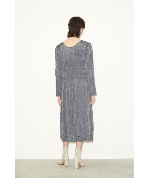 THROW by SLY（スローバイスライ）の「THROW BACK OPEN WRINKLE DRESS バックオープン ドレス（ワンピース・レディース・ベージュ/グレー・1/2）」の3枚目の写真