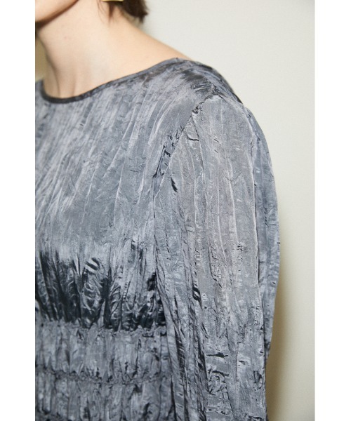 THROW by SLY（スローバイスライ）の「THROW BACK OPEN WRINKLE DRESS バックオープン ドレス（ワンピース・レディース・ベージュ/グレー・1/2）」の5枚目の写真