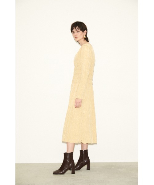 THROW by SLY（スローバイスライ）の「THROW BACK OPEN WRINKLE DRESS バックオープン ドレス（ワンピース・レディース・ベージュ/グレー・1/2）」の9枚目の写真