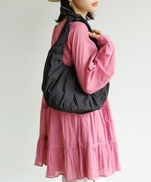 リボン結びムーンハンドバッグ