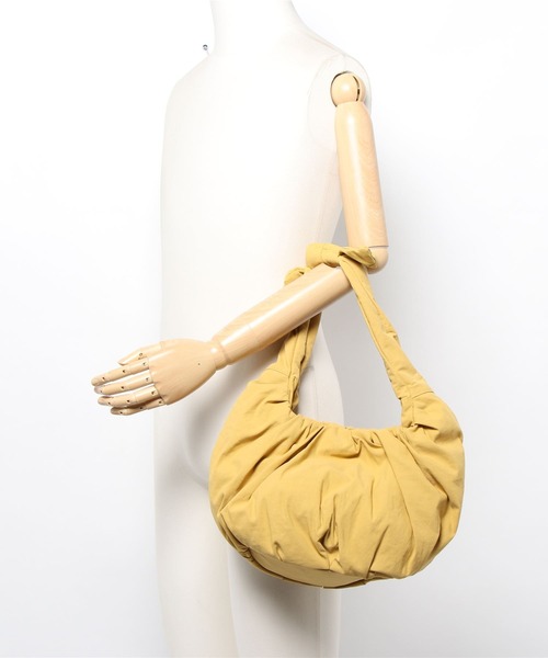 Birthday room(バースデイルーム)の「リボン結びムーンハンドバッグ(ハンドバッグ・レディース・ホワイト/ブラック/イエロー・FREE)」の13枚目の写真