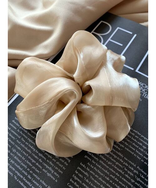 RESEXXY（リゼクシー）の「シャイニーボリュームシュシュ（シュシュ・レディース・ブラック/ベージュ/ピンク・FREE）」の3枚目の写真