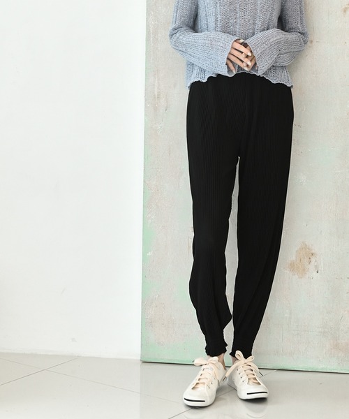me+em select（ミームセレクト）の「リンクルフリージョガーパンツ（その他パンツ・レディース・チャコールグレー/ブラック/ベージュ/グレー/ブルー・FREE）」の2枚目の写真