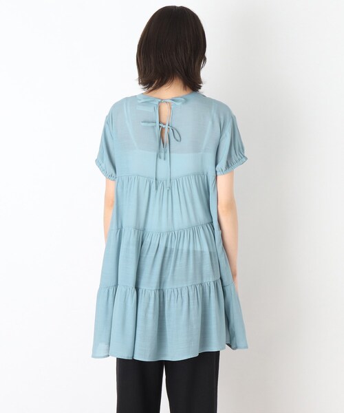 SHOO・LA・RUE（シューラルー）の「◆フリルティアードブラウス（シャツ/ブラウス・レディース・オフホワイト/ブラック/ライトブルー・02/03/04）」の6枚目の写真