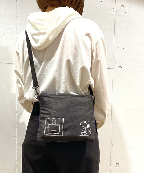 Vintage PEANUTS(ビンテージピーナッツ)の「ルートート/SNOOPY スヌーピー 折りたたみ 軽量 大容量 エコバッグ IP.GRD.トランシェ.Peanuts-6S(トートバッグ・レディース・ブラック/サックスブルー/パープル/カーキ・FREE)」の15枚目の写真