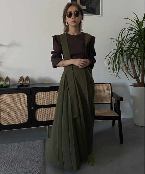 Ameri（アメリ）の「SHOULDER TUCK SHEER KNIT（ニット/セーター・レディース・パープル/ブラウン/オレンジ・FREE）」の20枚目の写真