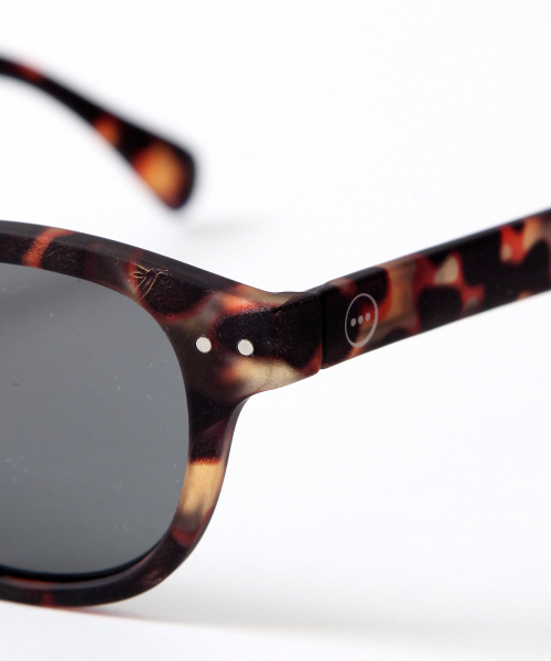 ABAHOUSE(アバハウス)の「seeウェリントン型サングラス(メガネ・メンズ・インディゴブルー/グリーン/ブラック/イエロー/ブラウン・FREE)」の17枚目の写真