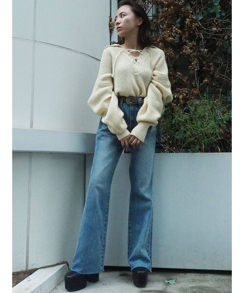 EVRIS（エヴリス）の「レースアップオープンカラーニット（ニット/セーター・レディース・ブラック/ベージュ/アイボリー・FREE）」の12枚目の写真