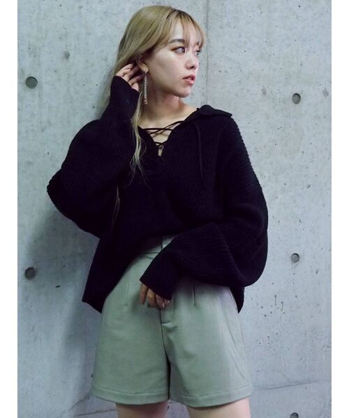 EVRIS（エヴリス）の「レースアップオープンカラーニット（ニット/セーター・レディース・ブラック/ベージュ/アイボリー・FREE）」の6枚目の写真