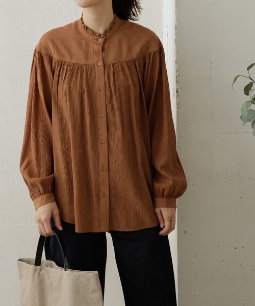 URBAN RESEARCH DOORS（アーバンリサーチドアーズ）の「切り替えギャザーブラウス（シャツ/ブラウス・レディース・ブラック系その他/キャメル/カーキ・ONE）」の9枚目の写真