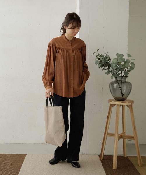 URBAN RESEARCH DOORS（アーバンリサーチドアーズ）の「切り替えギャザーブラウス（シャツ/ブラウス・レディース・ブラック系その他/キャメル/カーキ・ONE）」の12枚目の写真