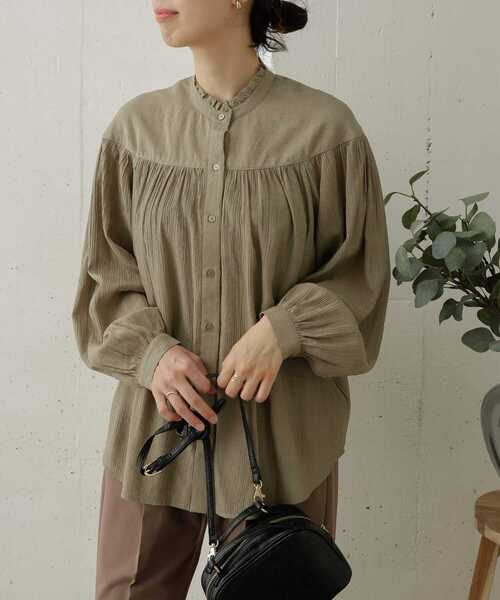 URBAN RESEARCH DOORS（アーバンリサーチドアーズ）の「切り替えギャザーブラウス（シャツ/ブラウス・レディース・ブラック系その他/キャメル/カーキ・ONE）」の17枚目の写真