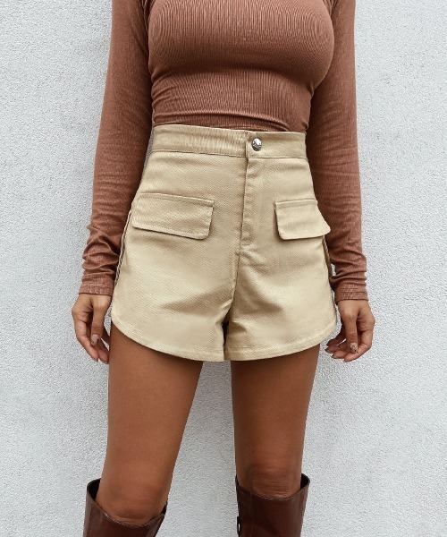 esutoreja(エストレジャ)の「サイドデザインショートパンツ(その他パンツ・レディース・ベージュ/ブラック・M/S)」の1枚目の写真